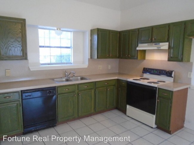 Building Photo - 3 br, 2 bath House - 802 Trevor Way