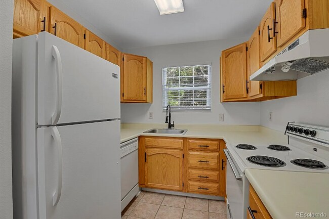 Foto del edificio - 12332 Colorado Blvd