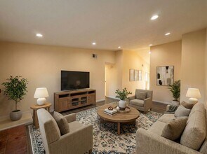 Building Photo - 33171 Quail Dr