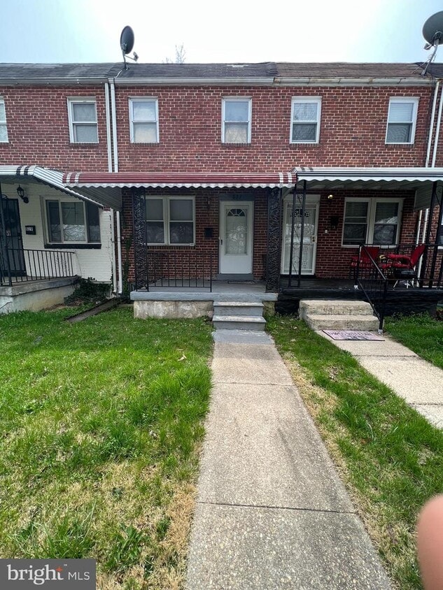 Primary Photo - 827 Sheridan Ave