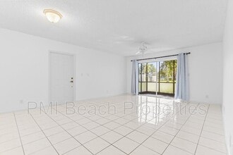 Building Photo - 345 W Laurel Dr