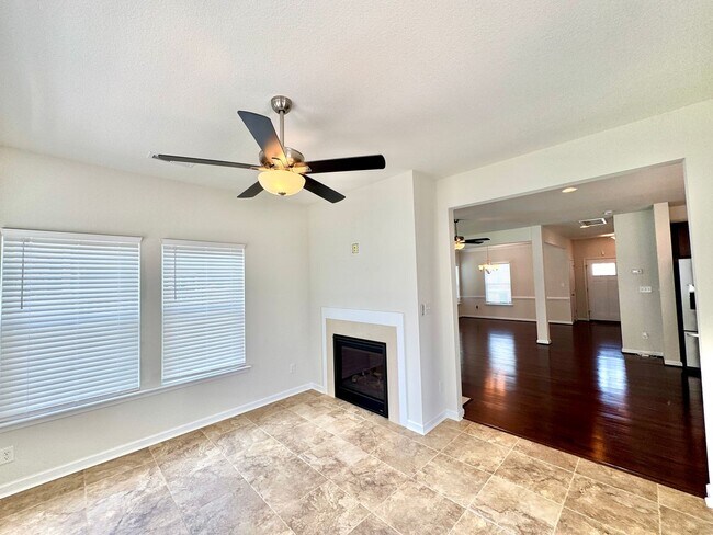 Foto del edificio - Spacious Suffolk Home in Desirable Bennett...