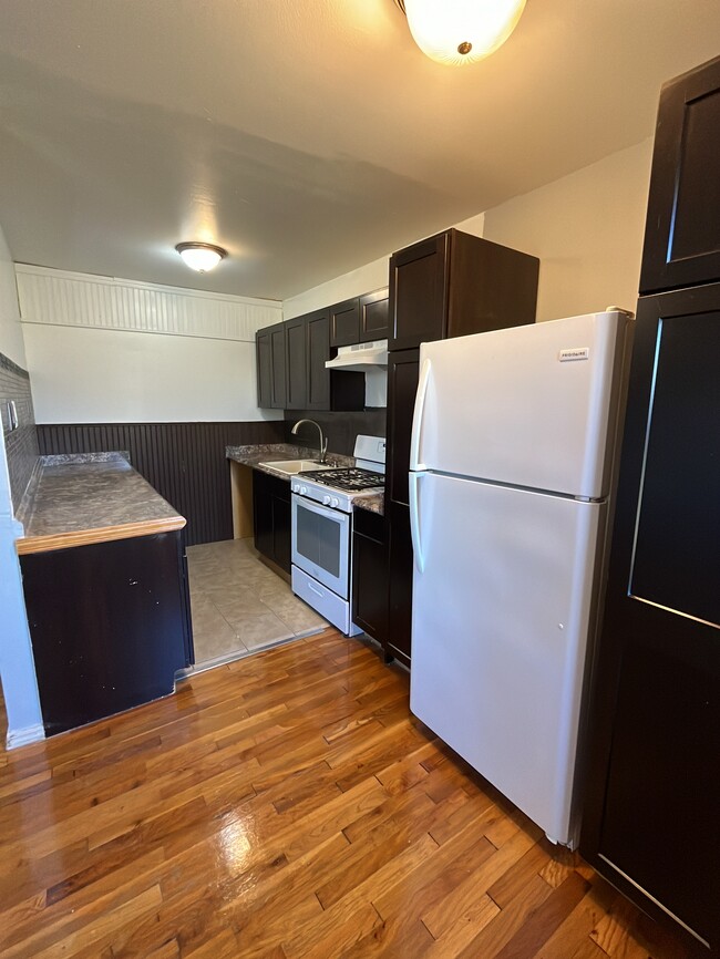 B10 - Kitchen - Verrazano Garden Apartments