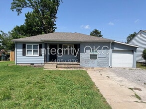 Building Photo - 1119 North Blvd