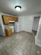 Building Photo - 131 W Sandford Blvd