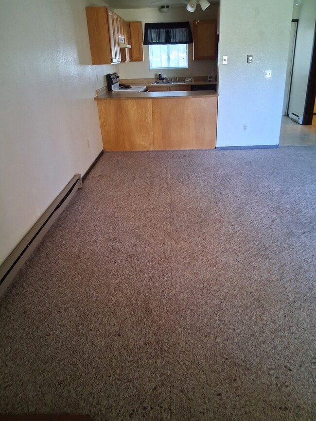 Building Photo - 910 W 24th St