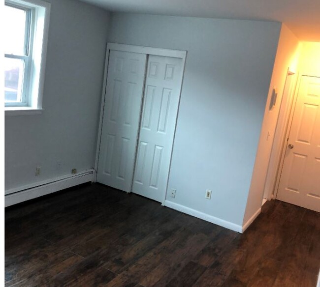 Building Photo - 476 joralemon st