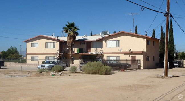 Foto del edificio - 20802 Bear Valley Rd