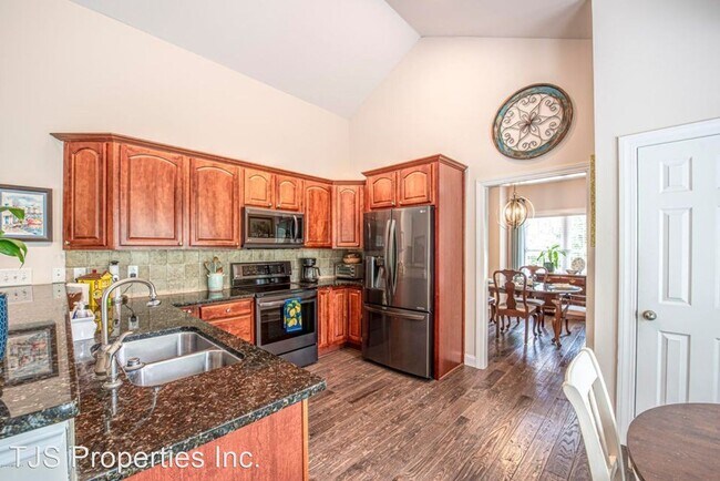 Building Photo - 4 br, 3 bath House - 801 Navidad Bank Court