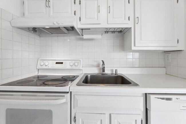 Foto del edificio - 1600 Center Ave