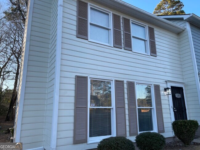 Building Photo - 130 Springdale Ct