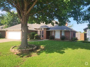 Building Photo - 921 Blue Ridge Dr