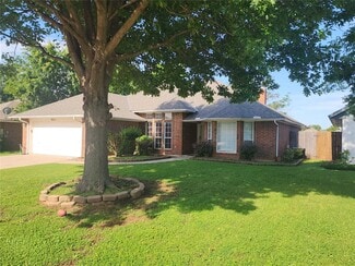Building Photo - 921 Blue Ridge Dr