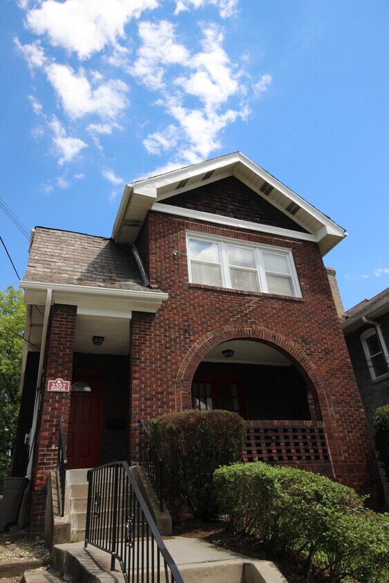 2357 Tilbury Ave, Pittsburgh, PA 15217 Townhome Rentals in Pittsburgh