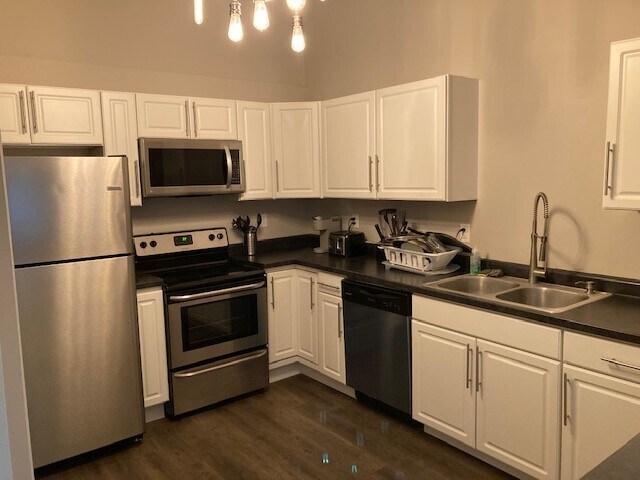 Primary Photo - 309 W Charles St