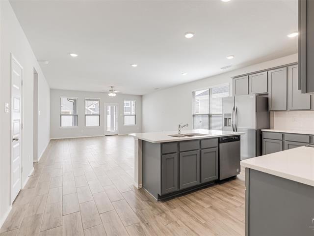 Foto del edificio - 5924 Hopkins Dr