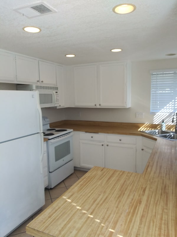 Building Photo - 2882 Sanford Ln