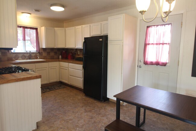 Foto del edificio - 3739 Richmond Rd NE