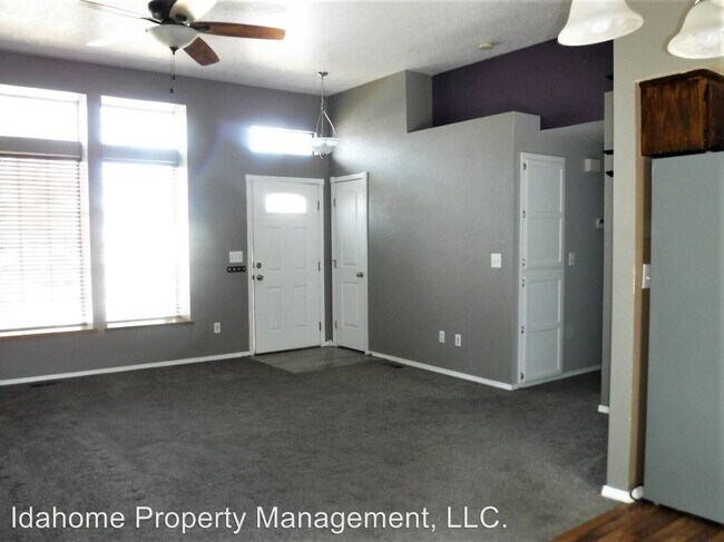 Building Photo - 3 br, 2 bath House - 10525 W Silver City St
