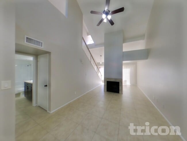 Foto del edificio - 14002 N 49th Ave