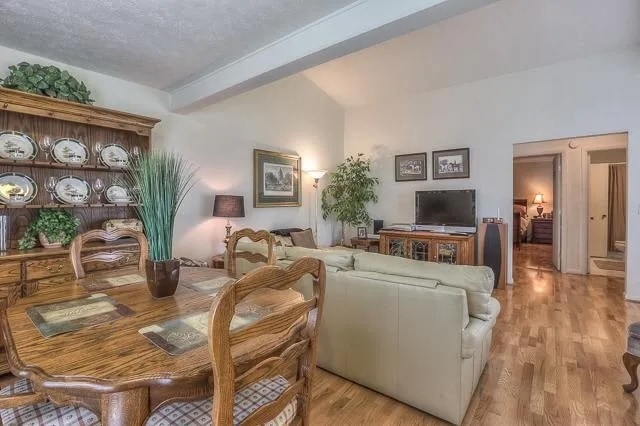 dining room - 810 Bellevue Rd