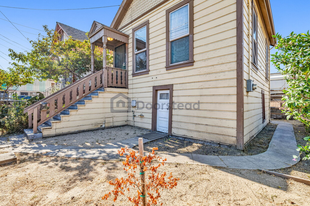 Foto principal - 3607 San Leandro St