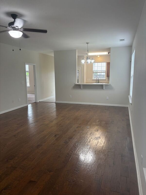 Foto del edificio - 7648 Eagle Lake Rd