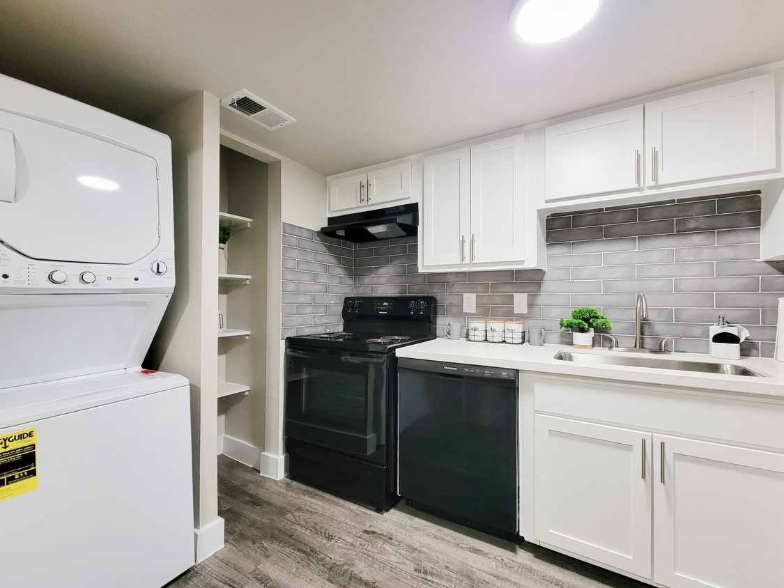 Primary Photo - Arcata Townhomes