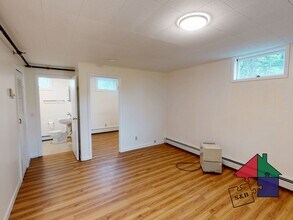 Building Photo - 68 Upper Hollow Rd