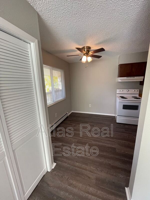 Building Photo - 405 St Vrain Pl