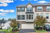 3 level townhouse - 42706 Ogilvie Sq