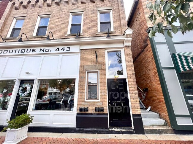 Building Photo - 443 3rd St
