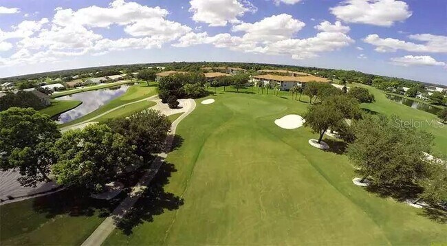 Foto del edificio - 6055 Wingspan Way