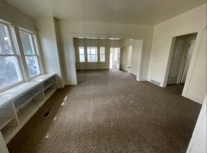 Building Photo - 1551 Oakley Ave