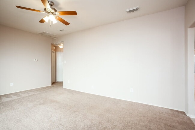 Building Photo - 4934 Canyon Blanco Dr