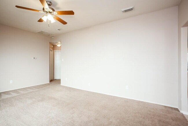 Foto del edificio - 4934 Canyon Blanco Dr