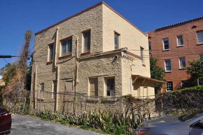 Building Photo - 1551 NW 1st St