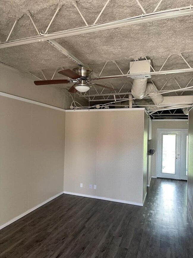 Foto del edificio - 205 N Columbia Dr