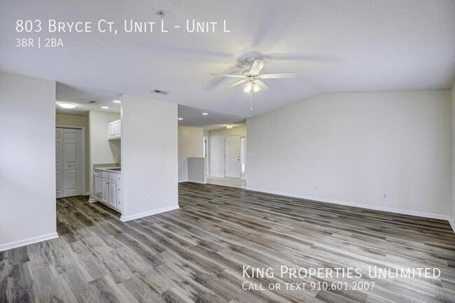 Foto del edificio - 803 Bryce Ct