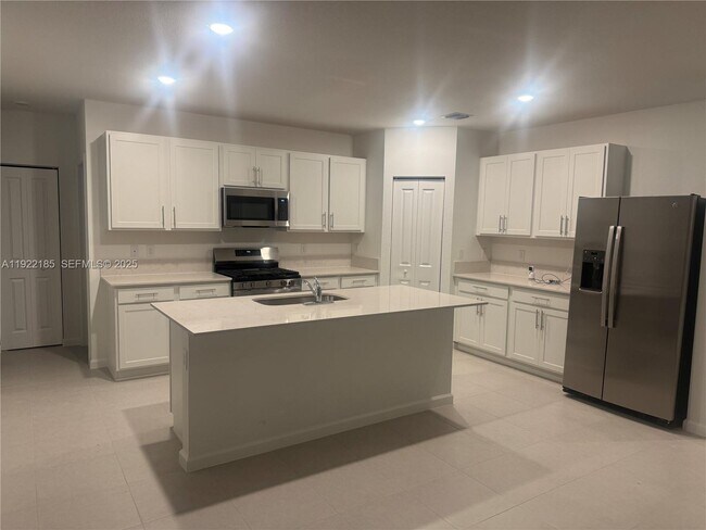 Foto del edificio - 5885 Sweetwood Dr