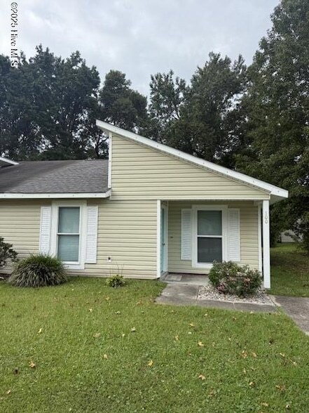 Primary Photo - 100 Twin Wood Dr