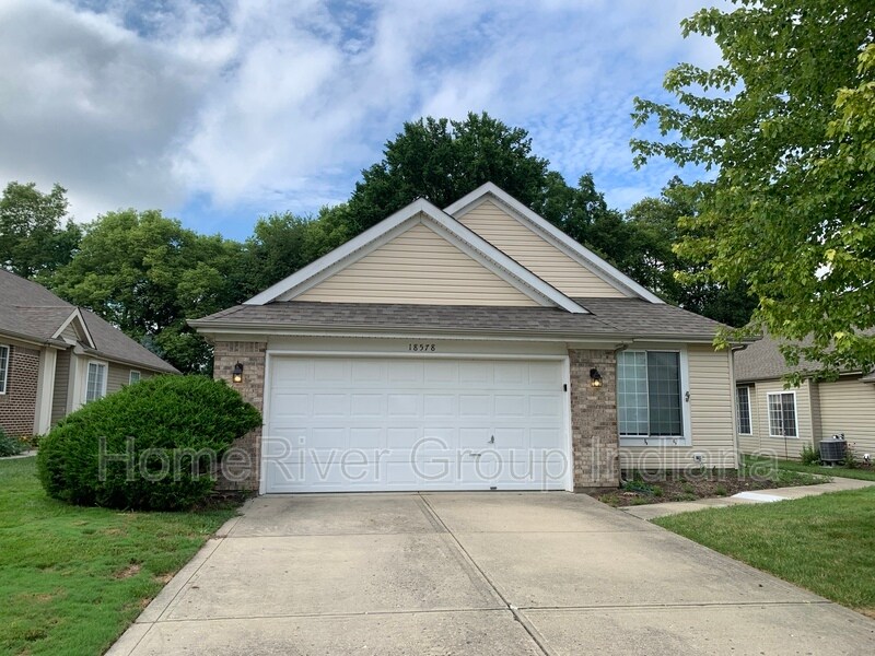 Foto principal - 18578 Piers End Dr