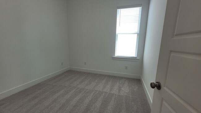 Foto del edificio - Brand new home in the heart of Central!