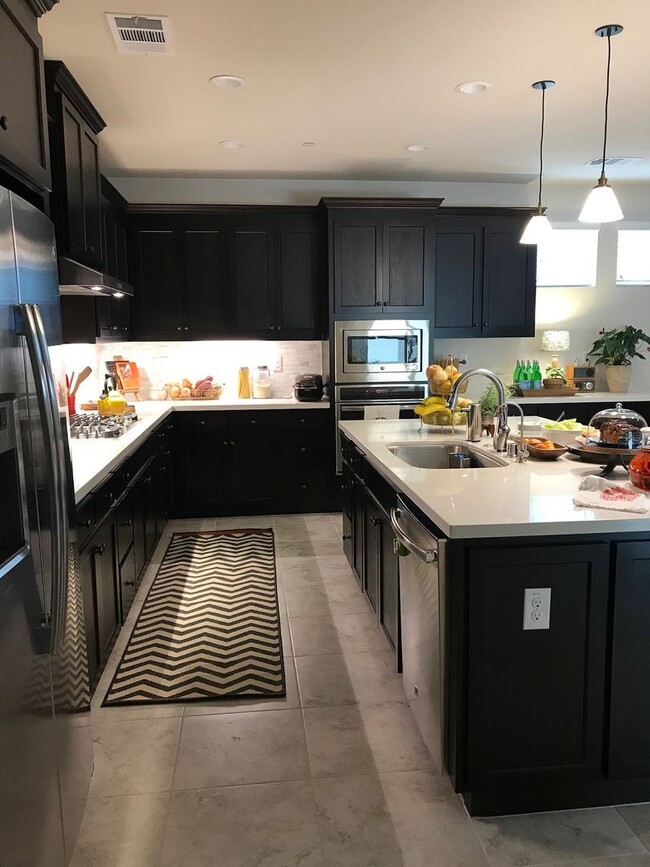 Building Photo - 5 br, 3 bath House - 2056 Cannery Loop