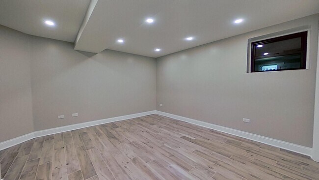 Foto del edificio - 736 W Briar Pl
