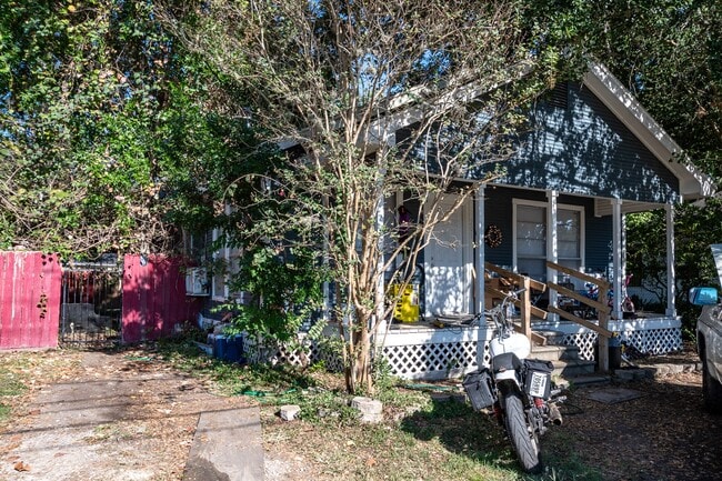 Building Photo - 201 S Cleveland St