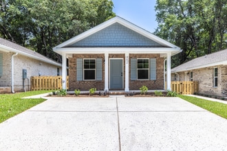 Building Photo - 452 Reeves St