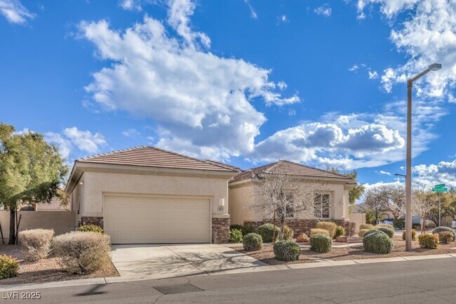 Foto del edificio - 10575 Regal Stallion Ave