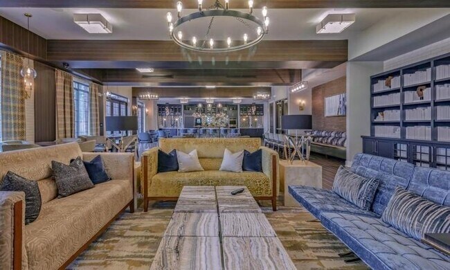 Foto del edificio - 6400 Blue Stone Rd