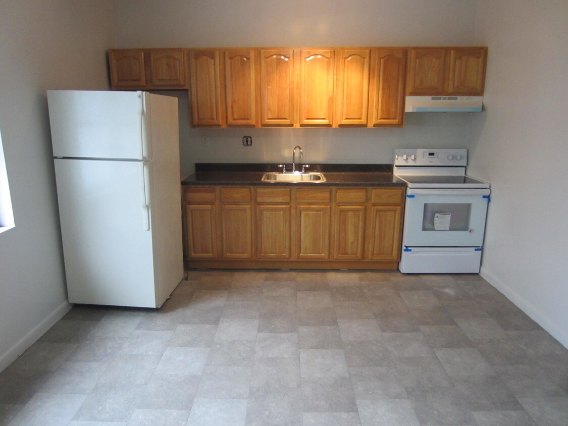 Primary Photo - 2235 31st St